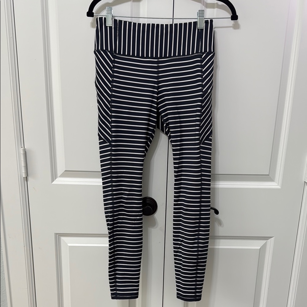 Athleta White/Navy Strip /Contender Legging, Size Small, SM, Small EUC!!!!